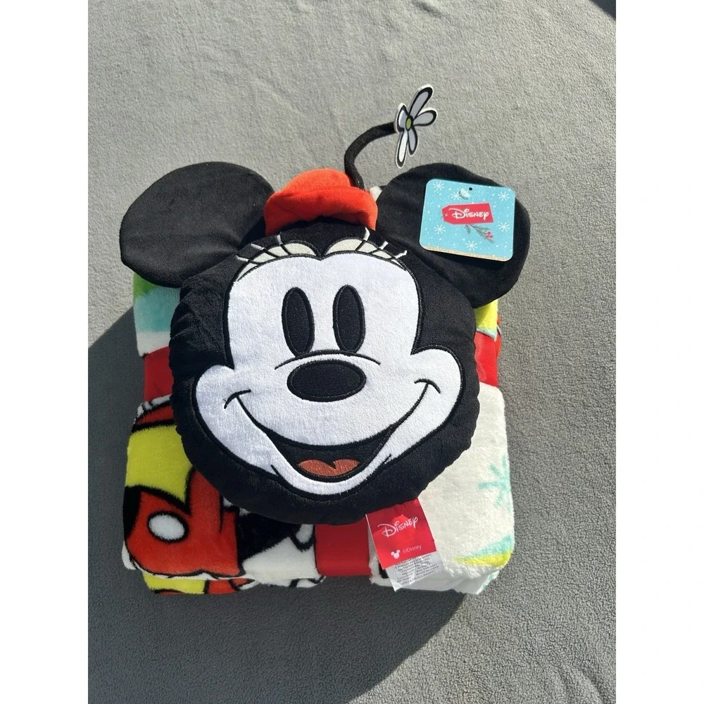 Disney Minnie Mouse Snowy Day, Nogginz Pillow & Plush Blanket Set NEW!